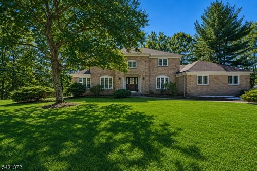 50 Pinewood Cres, Berkeley Heights, NJ, 07922-2144 | Card Image