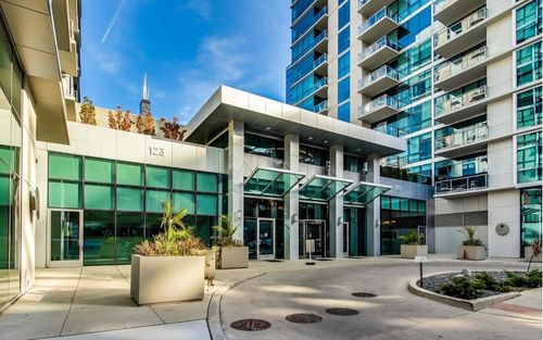 701b-123 Green St, Chicago, IL, 60607-3491 | Card Image