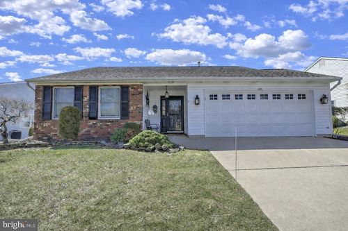 225 Wagon Wheel Ln, Columbus, NJ, 08022-1121 | Card Image