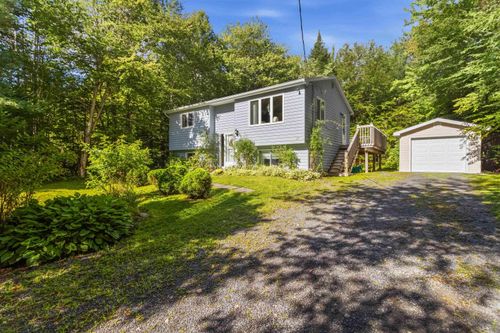 17 Halfway Lake Dr, House with 5 bedrooms, 2 bathrooms and 1 parking in Hammonds Plains NS | Card Image