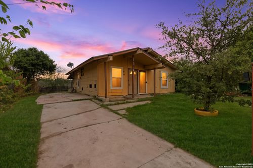 5131 Little Creek St, San Antonio, TX, 78242-2771 | Card Image