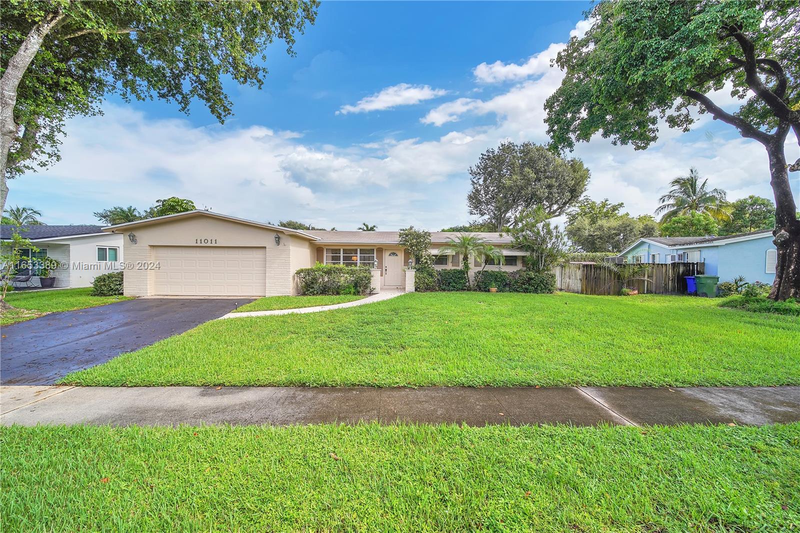 21st St, Pembroke Pines, FL 33026