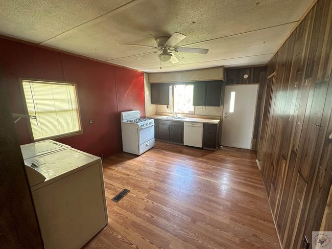220 Landsdell Rd, House other with 2 bedrooms, 1 bathrooms and null parking in Hooks TX | Image 8