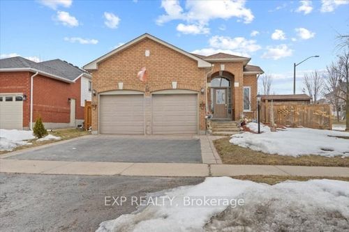 16 Goodwin Ave, Bowmanville, ON, L1C4Z4 | Card Image