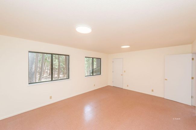 121,141 Mountain Aire Ln, House other with 2 bedrooms, 1 bathrooms and 15 parking in Trinity Center CA | Image 21