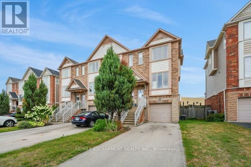 15 Hemlock Way, Grimsby (Grimsby West), ON, L3M0A7 | Card Image