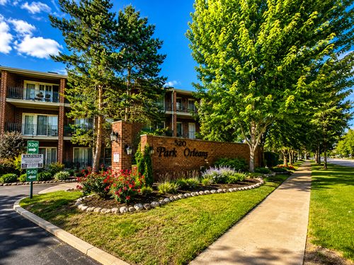 209-520 Biesterfield Rd, Elk Grove Village, IL, 60007-3374 | Card Image
