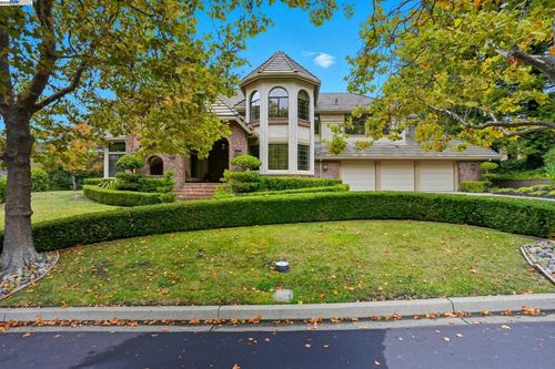 5045 Blackhawk Dr, Danville, CA, 94506-4560 | Card Image
