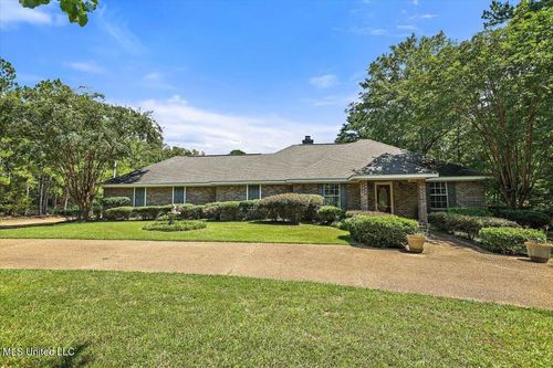 354 Lakeway Dr, Brandon, MS, 39047-8139 | Card Image
