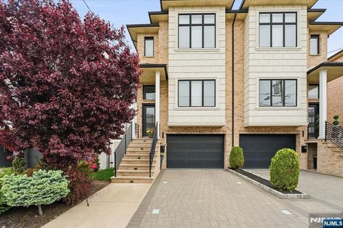 391 Lincoln Ave, Cliffside Park, NJ, 07010-1804 | Card Image
