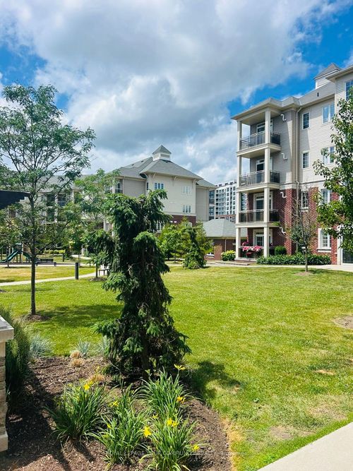 102-80 Aspen Springs Dr, Clarington, ON, L1C0V4 | Card Image