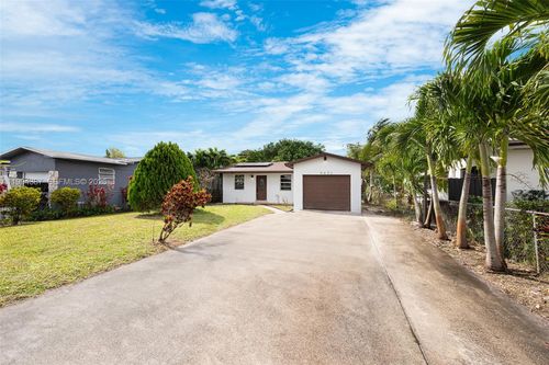 5632 Sw 19th St, West Park, FL, 33023-3063 | Card Image