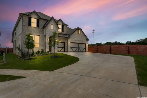 102 Huntwick Dr, Boerne, TX, 78006-2696 | Card Image