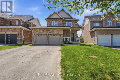 4 Millbury Rd, Uxbridge, ON, L9P1Z9 | Card Image