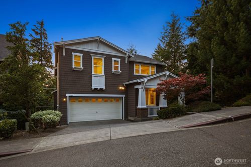 14008 Se 21st Pl, Bellevue, WA, 98007-6261 | Card Image