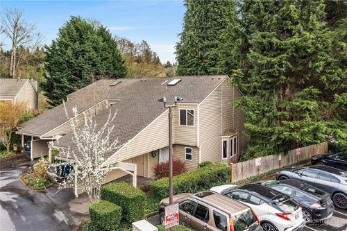 9637 Ne 121st Ln, Kirkland, WA, 98034-3702 | Card Image