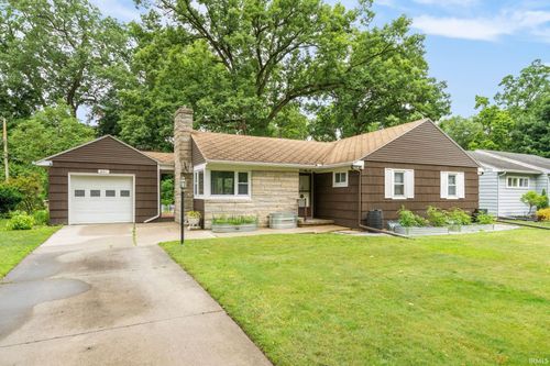 241 Sylvan Glen Dr, South Bend, IN, 46615-3116 | Card Image