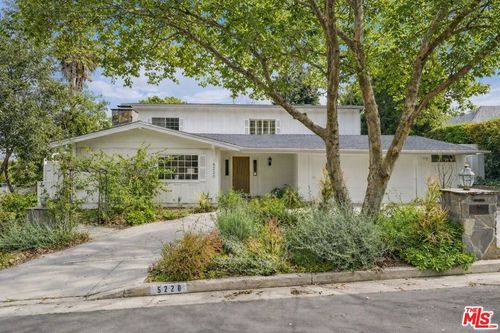 5220 Melvin Ave, Tarzana, CA, 91356 | Card Image