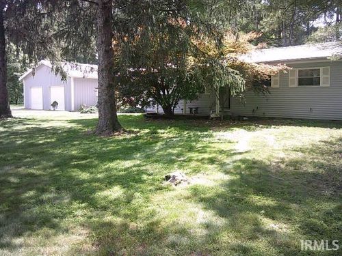 1060 Trinton Cir, Bedford, IN, 47421-7561 | Card Image