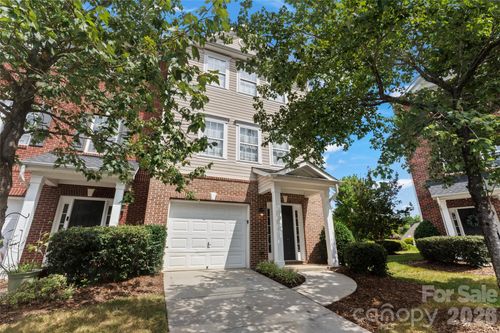 9768 Walkers Glen Dr Nw, Concord, NC, 28027-3549 | Card Image