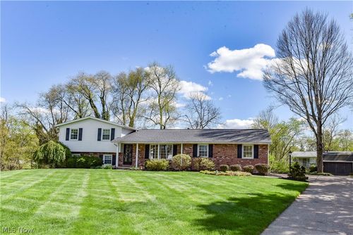 13530 Amodio Ave Nw, Uniontown, OH, 44685-8448 | Card Image