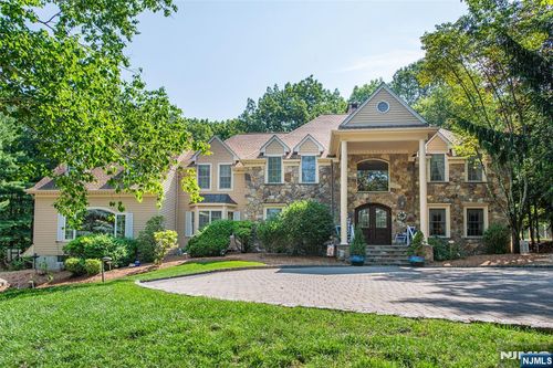 5 Montauk Trl, Wayne, NJ, 07470-4959 | Card Image