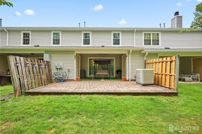 297 Constitution Cir, Townhouse with 3 bedrooms, 3 bathrooms and null parking in North Brunswick NJ | Image 16