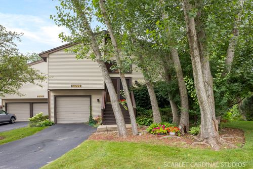 3S279 Briarwood Dr, Warrenville, IL, 60555-2629 | Card Image