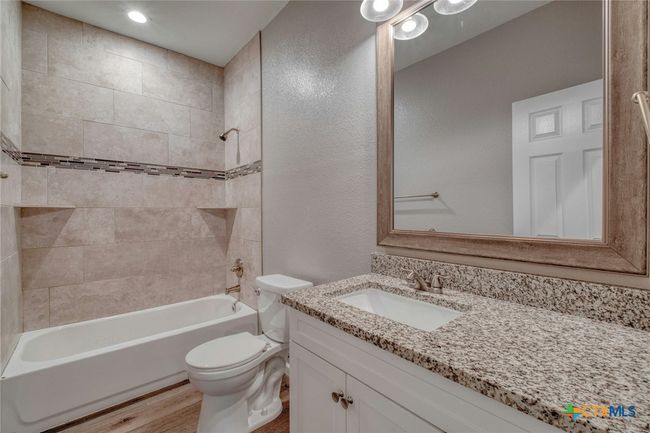 1408 Armstrong St, House other with 3 bedrooms, 2 bathrooms and null parking in Luling TX | Image 19