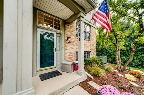 2611 Woodmere Dr, Darien, IL, 60561-1795 | Card Image