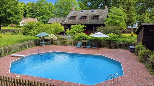 809 Traver Rd, Pleasant Valley, NY, 12569-7647 | Card Image