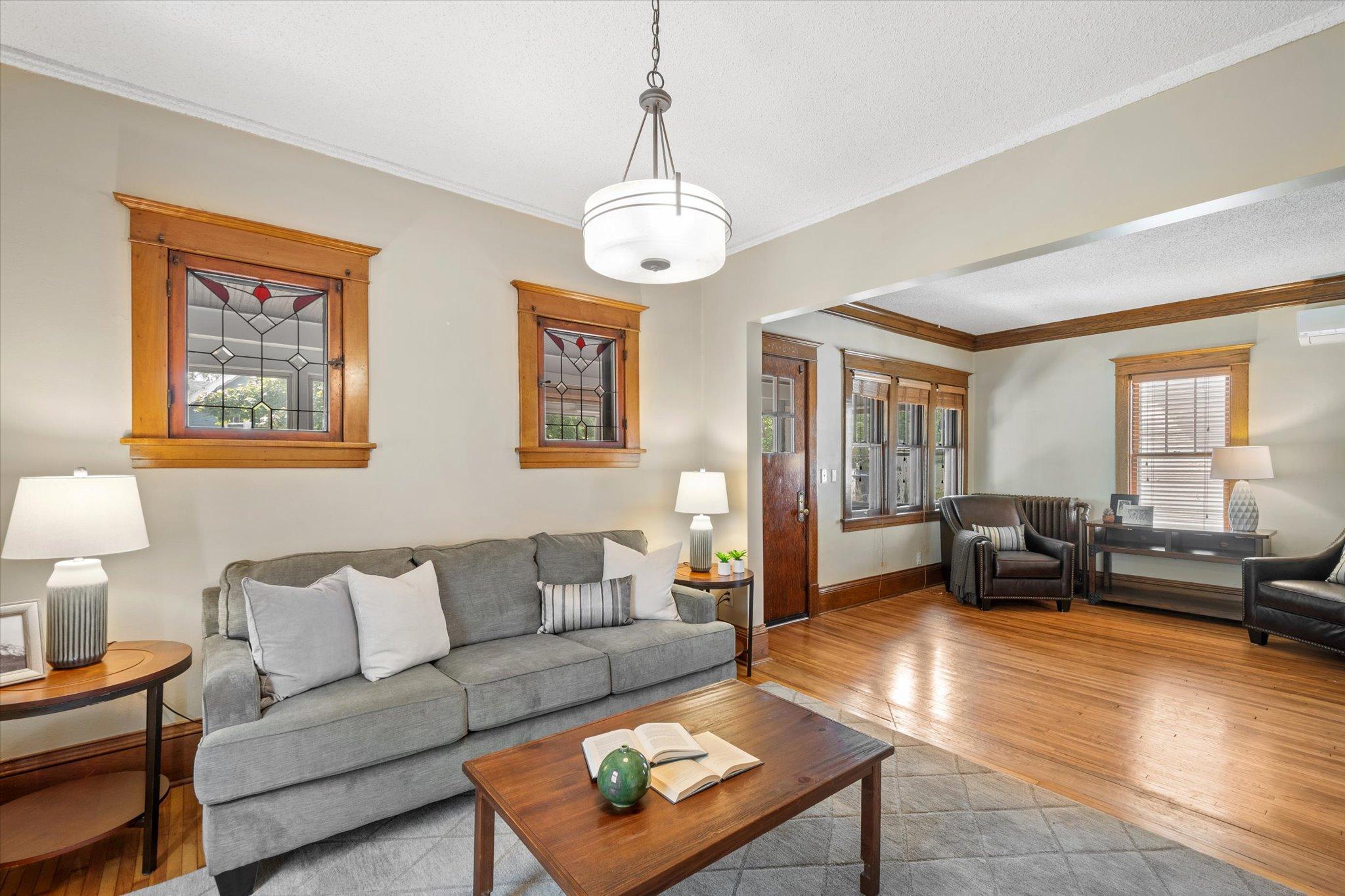 Linwood Ave, Saint Paul, MN 55105