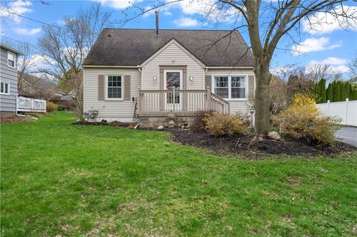 17 Suffolk St, Fairport, NY, 14450-2509 | Card Image