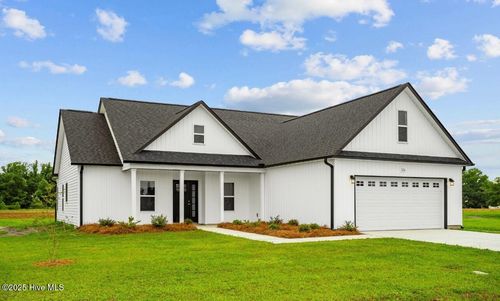 453 Springhill Rd, Maysville, NC, 28555-9135 | Card Image