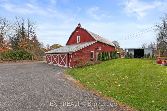 1742 Cameron St W, House other with 3 bedrooms, 2 bathrooms and 8 parking in Cannington ON | Image 4
