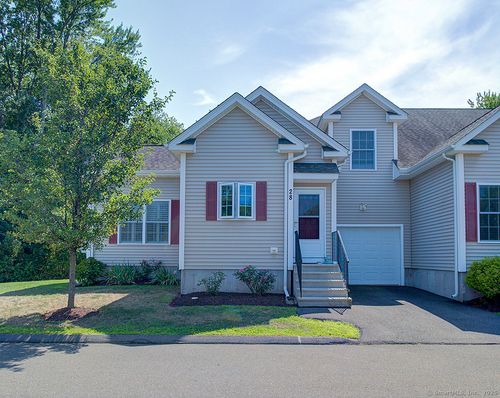 28-28 County Walk Ln, East Haven, CT, 06512-2787 | Card Image