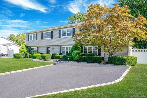 6 Azurean Ct, Mount Sinai, NY, 11766-2600 | Card Image