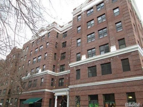 203-84-01 37th Ave, New York, NY, 11372 | Card Image