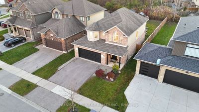 2427 Yellowbirch Crt, House other with 3 bedrooms, 4 bathrooms and 4 parking in London ON | Image 3