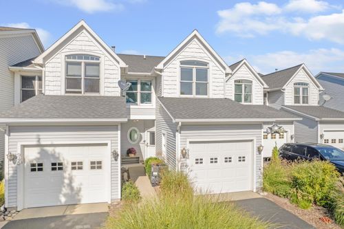 943 W Savidge St, Spring Lake, MI, 49456-1699 | Card Image