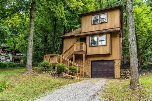306 Brooke Ave, Morgantown, WV, 26505-6362 | Card Image