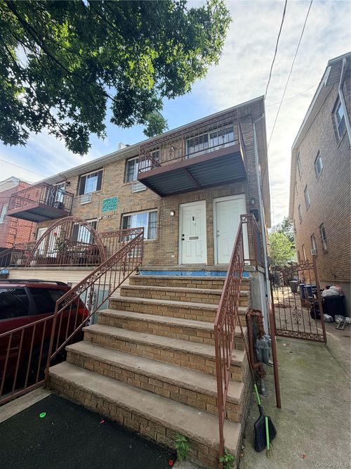 8418 129th St, Kew Gardens, NY, 11415-2811 | Card Image