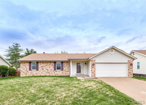 1153 Spencer Hill Dr, Saint Peters, MO, 63376-5140 | Card Image