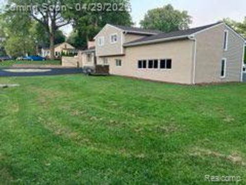 5441 Sunnycrest Drive, West Bloomfield Charter Township, MI, 48323 | Card Image