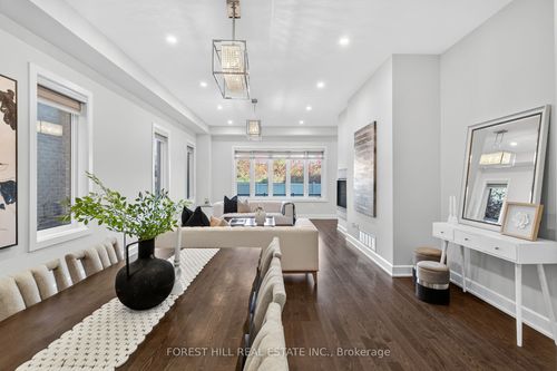 392 Farrell Rd, Maple, ON, L6A4W8 | Card Image