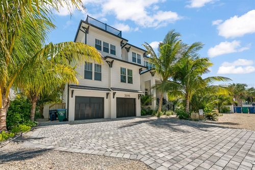 3015 Avenue E, HOLMES BEACH, FL, 34217-2134 | Card Image