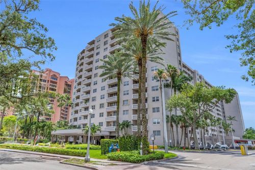 ph03-90 Edgewater Dr, Coral Gables, FL, 33133-6942 | Card Image