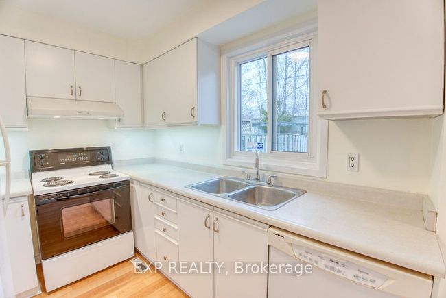 42 Fair Oaks Cres, House attached with 3 bedrooms, 2 bathrooms and 2 parking in Nepean ON | Image 18