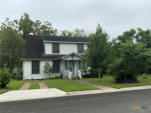 103 E Warren Ave, Victoria, TX, 77901-4841 | Card Image