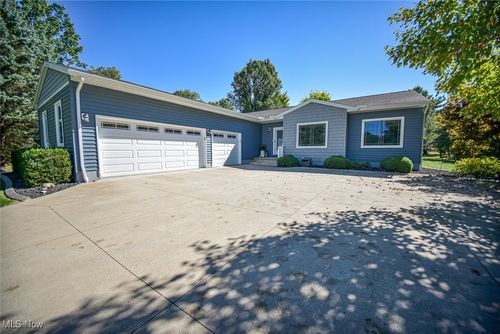 4720 Paradise Rd, Seville, OH, 44273-9357 | Card Image